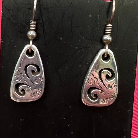 Brighton "Brazilian Hearts Open Swirl Design Dangle Fishhook Earrings - Picture 4 of 8